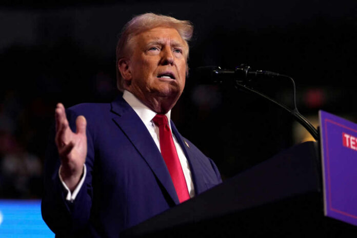 donald-trump-speaks2504995697jpg Man speaking at a podium with microphone