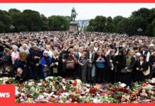 EMOTIONAL SCENES: Massive Crowds Lay Flowers In Oslo To Honor Memory Of King Harald V | AC1F