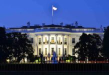 Trump’s $300M Ballroom Sparks Preservation Uproar The White House illuminated at dusk